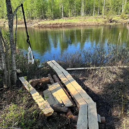 Chalet Lapland Riverside Cabin, Aekaesjoki Hideaway - Riverview, Traditional Sauna, Avanto, Wifi, Ski, Yllaes