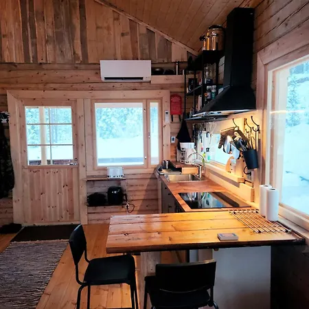 Lapland Riverside Cabin, Aekaesjoki Hideaway - Riverview, Traditional Sauna, Avanto, Wifi, Ski, Yllaes