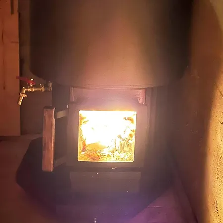 Lapland Riverside Cabin, Aekaesjoki Hideaway - Riverview, Traditional Sauna, Avanto, Wifi, Ski, Yllaes