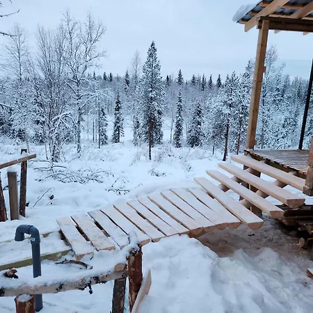 Chalet Lapland Riverside Cabin, Aekaesjoki Hideaway - Riverview, Traditional Sauna, Avanto, Wifi, Ski, Yllaes *
