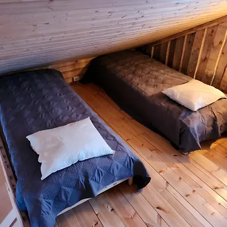 Chalet Lapland Riverside Cabin, Aekaesjoki Hideaway - Riverview, Traditional Sauna, Avanto, Wifi, Ski, Yllaes Akasjoensuu
