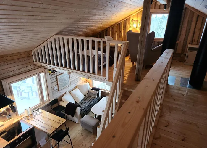 Chalet Lapland Riverside Cabin, Aekaesjoki Hideaway - Riverview, Traditional Sauna, Avanto, Wifi, Ski, Yllaes *