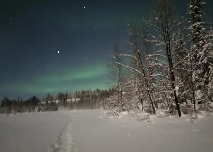 Lapland Riverside Cabin, Aekaesjoki Hideaway - Riverview, Traditional Sauna, Avanto, Wifi, Ski, Yllaes