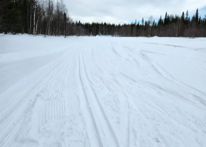 Lapland Riverside Cabin, Aekaesjoki Hideaway - Riverview, Traditional Sauna, Avanto, Wifi, Ski, Yllaes