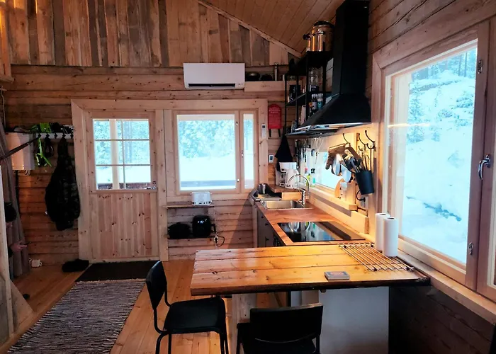 Lapland Riverside Cabin, Aekaesjoki Hideaway - Riverview, Traditional Sauna, Avanto, Wifi, Ski, Yllaes