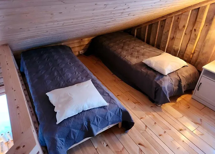 Chalet Lapland Riverside Cabin, Aekaesjoki Hideaway - Riverview, Traditional Sauna, Avanto, Wifi, Ski, Yllaes Akasjoensuu